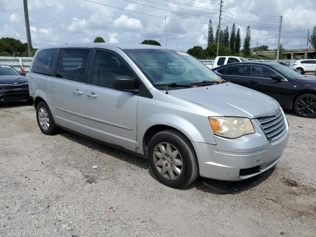 2009 Chrysler Town & Country LX