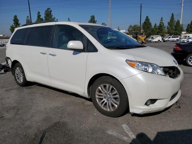 2016 Toyota Sienna XLE