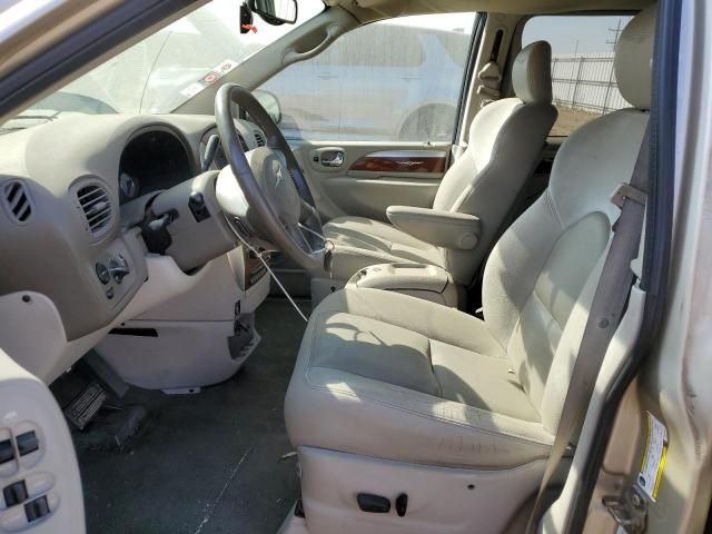 2005 Chrysler Town & Country Limited