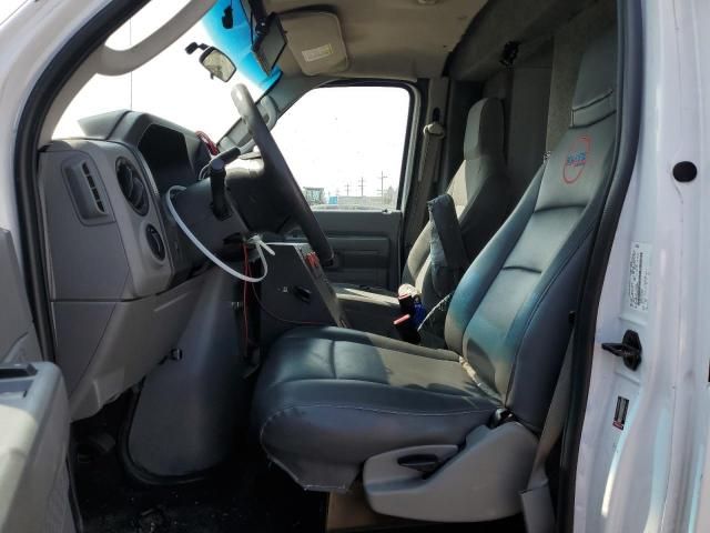 2018 Ford Econoline E350 Super Duty Cutaway Van