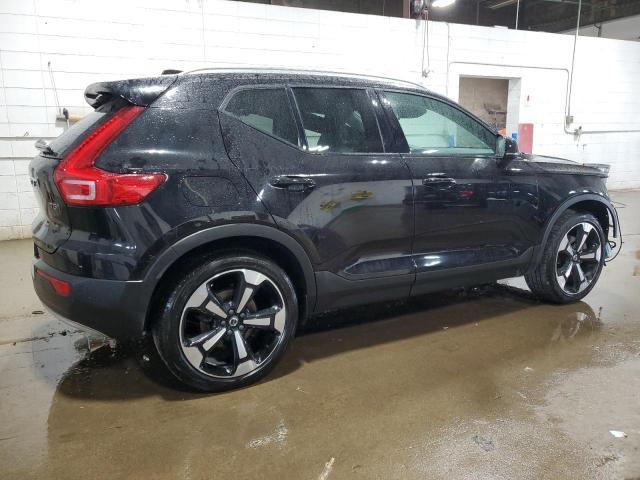 2020 Volvo XC40 T5 Momentum