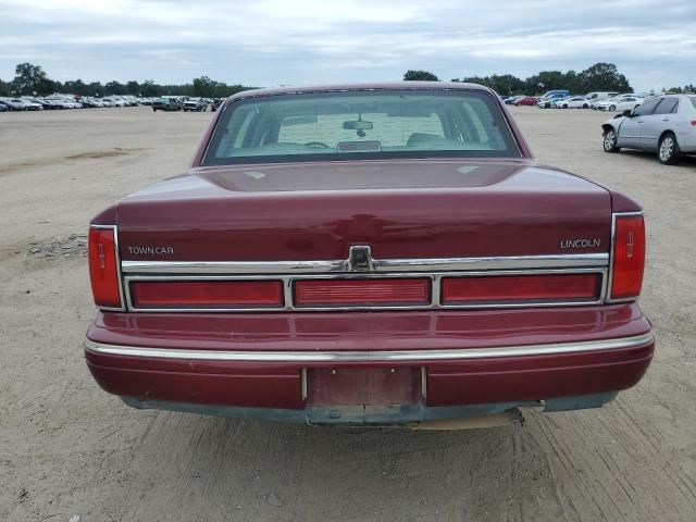 1997 Lincoln Town Car Signature