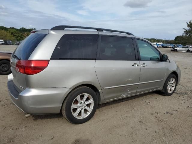 2004 Toyota Sienna CE