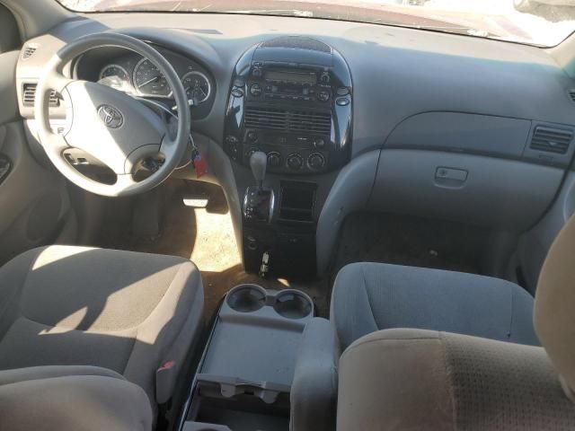 2005 Toyota Sienna CE