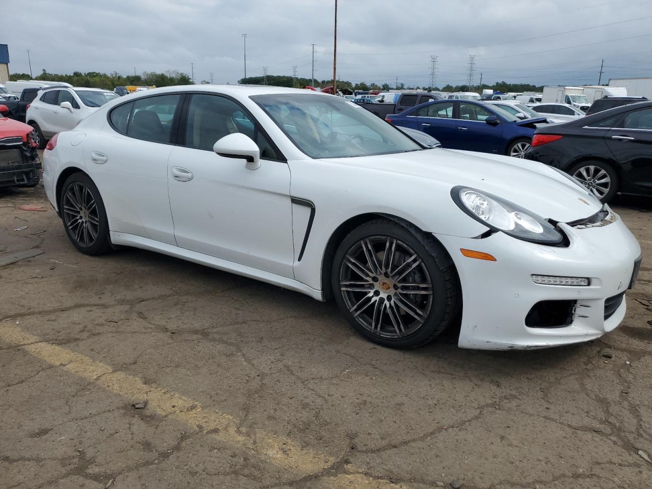 2015 Porsche Panamera 2