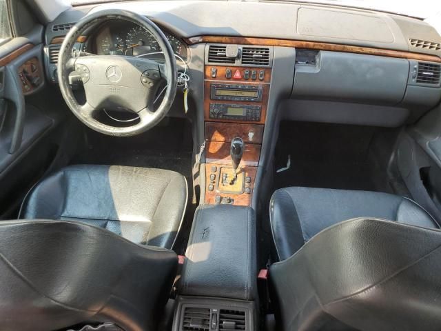 2001 Mercedes-Benz E 320