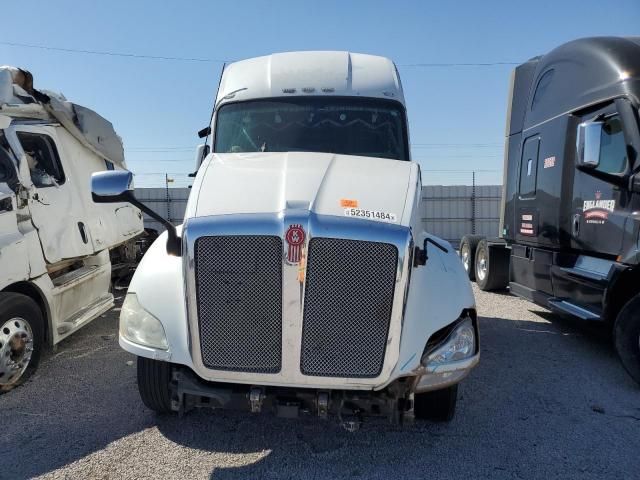 2018 Kenworth Construction T680