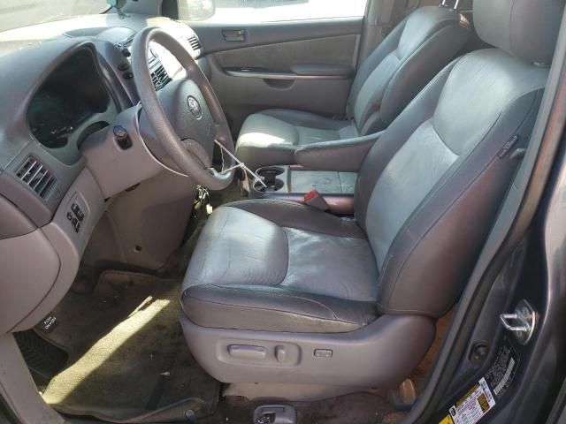 2009 Toyota Sienna CE