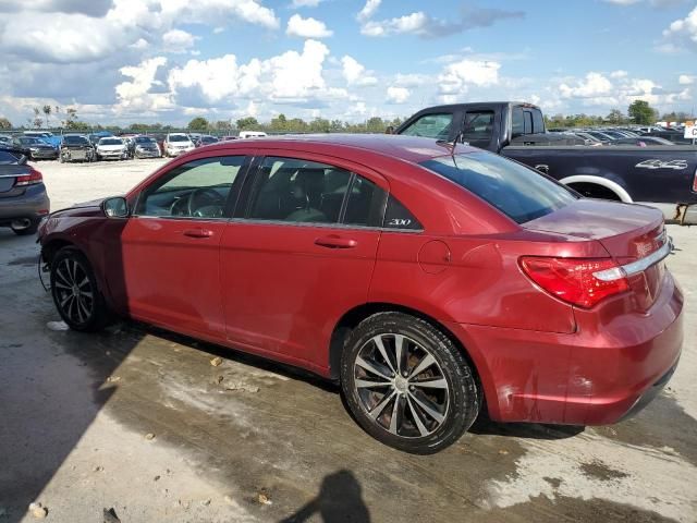 2013 Chrysler 200 Touring