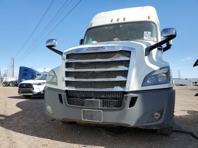 2019 Freightliner Cascadia 126