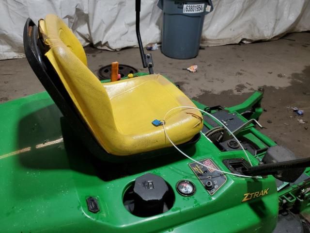 2004 John Deere Lawnmower