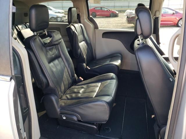 2012 Chrysler Town & Country Touring