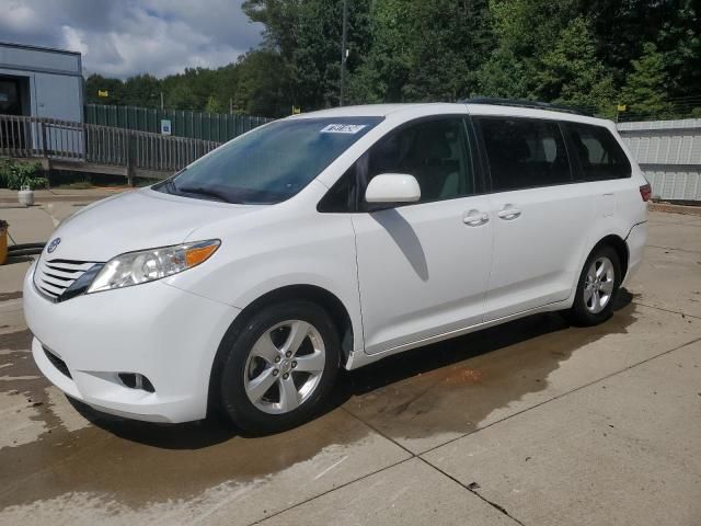 2015 Toyota Sienna LE