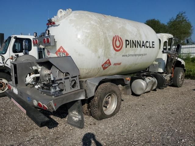 2021 Peterbilt 337