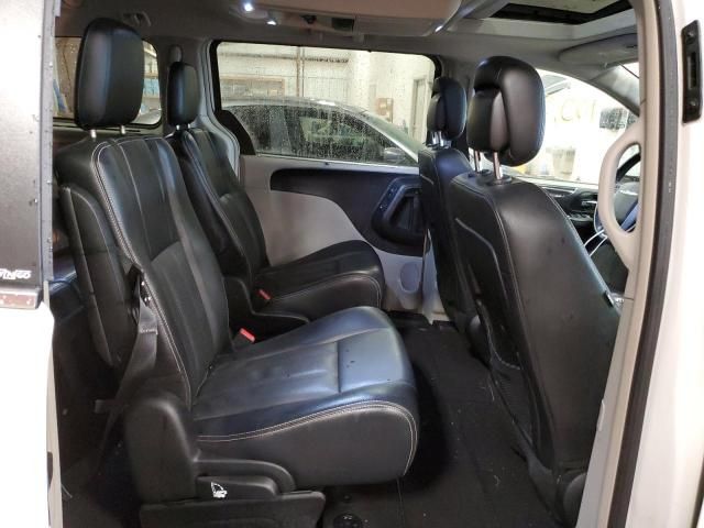 2013 Chrysler Town & Country Touring L