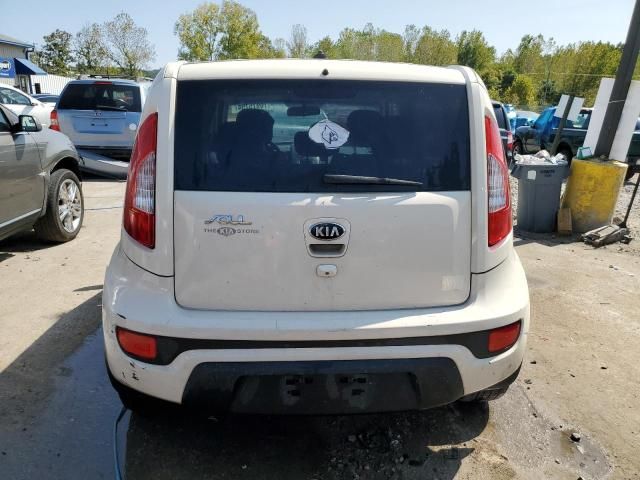 2013 KIA Soul +