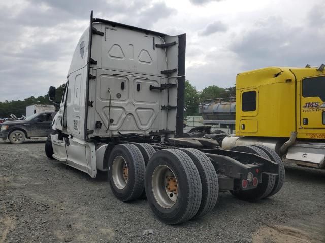 2019 Freightliner Cascadia 126