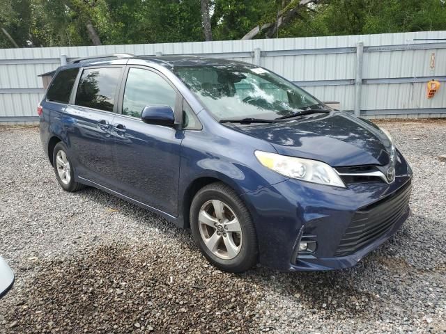 2018 Toyota Sienna LE