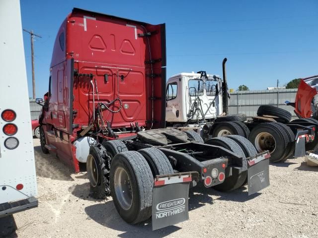 2018 Freightliner Cascadia 126