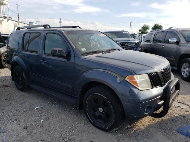 2005 Nissan Pathfinder LE