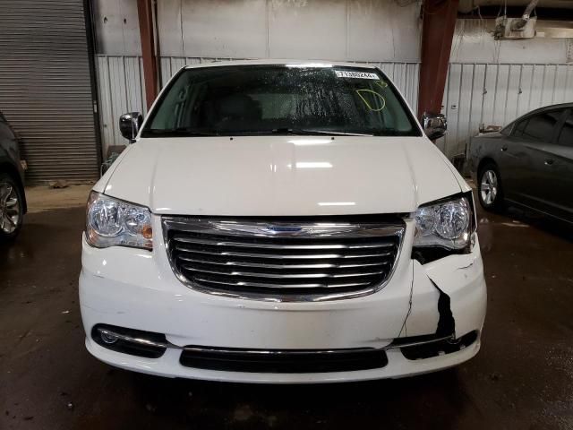 2013 Chrysler Town & Country Touring L