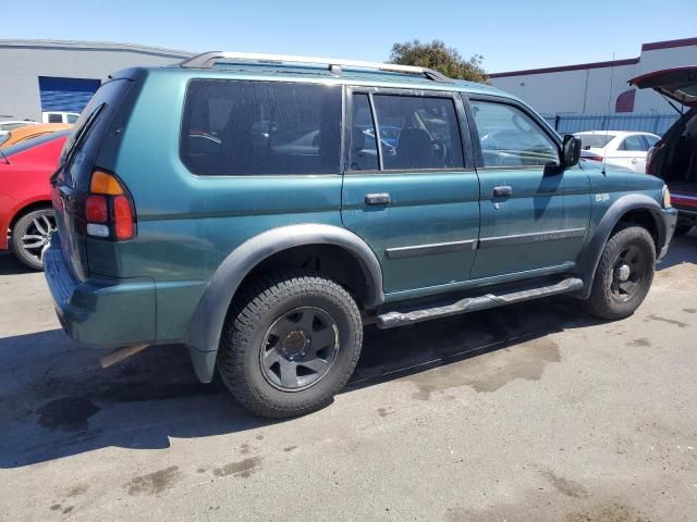 2004 Mitsubishi Montero Sport ES