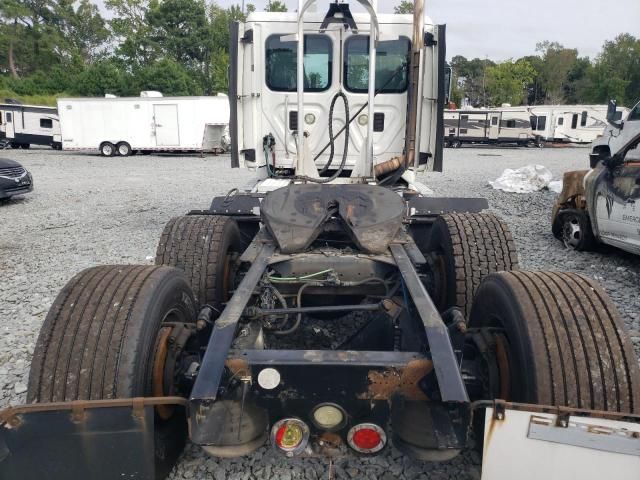 2016 Freightliner Cascadia 125