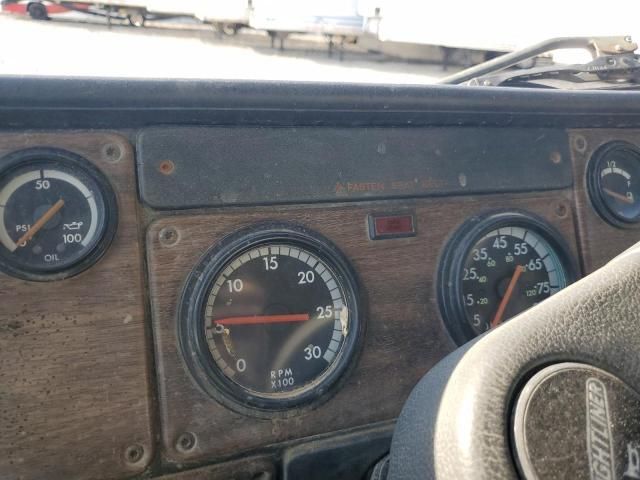 1995 Freightliner Conventional FLD120