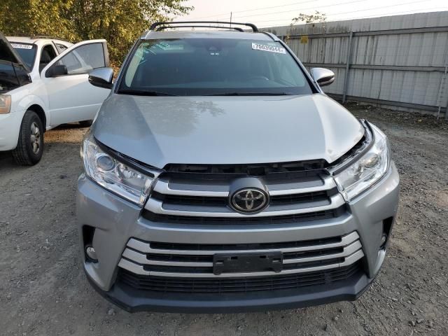 2017 Toyota Highlander SE