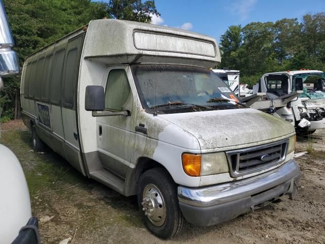 2006 Ford Econoline E450 Super Duty Cutaway Van