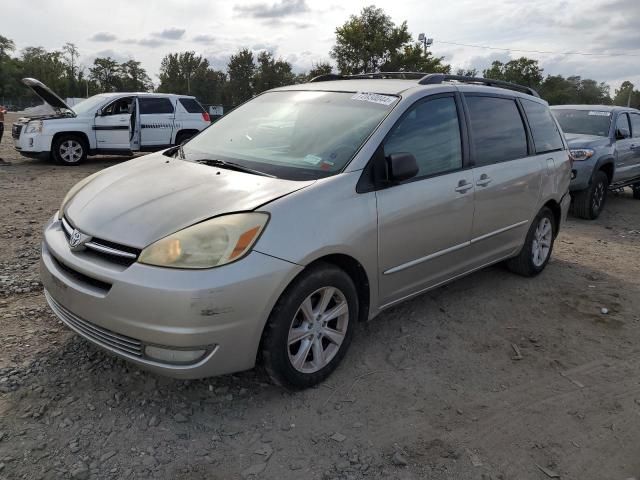 2004 Toyota Sienna CE