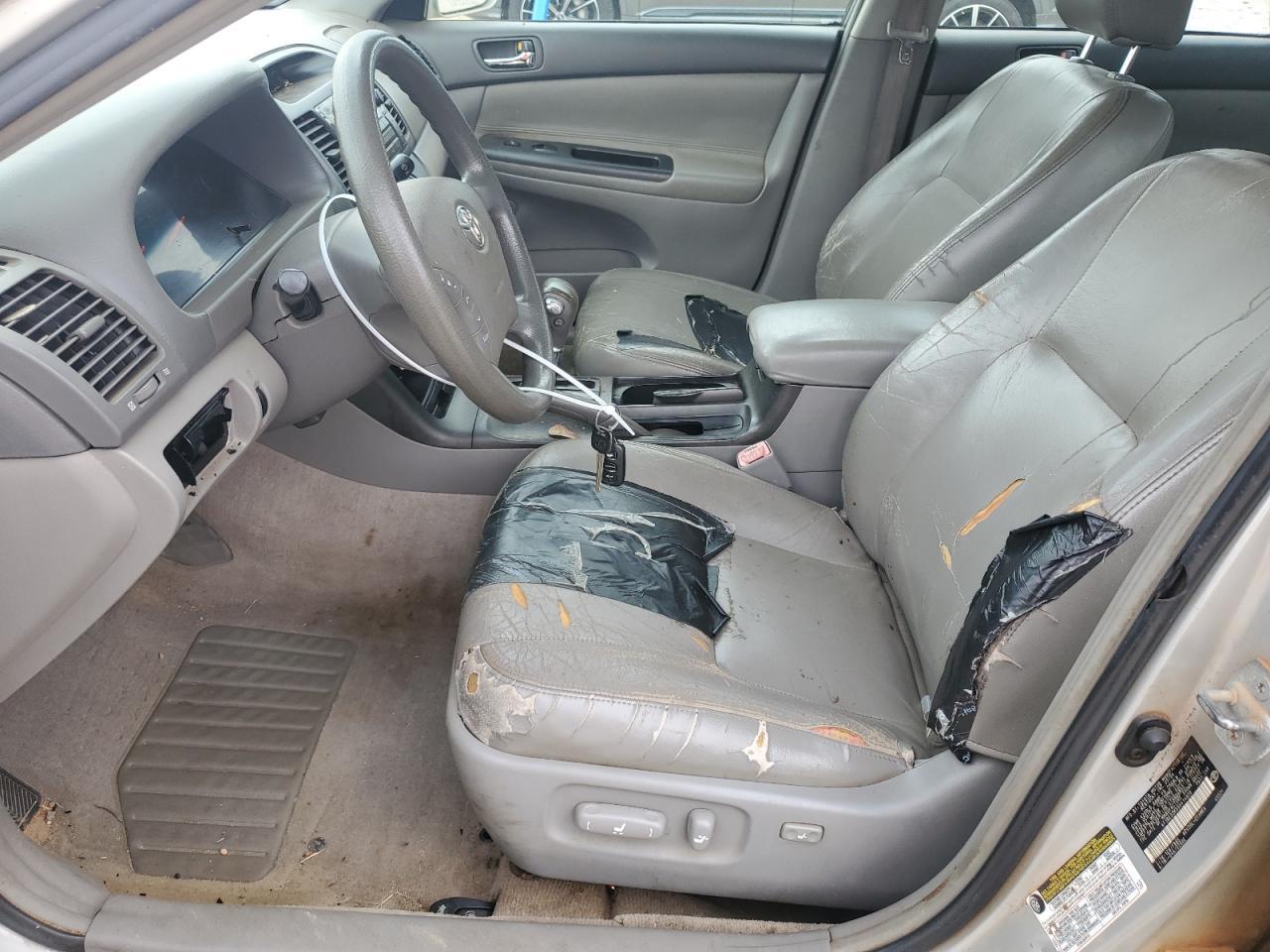 2005 Toyota Camry le