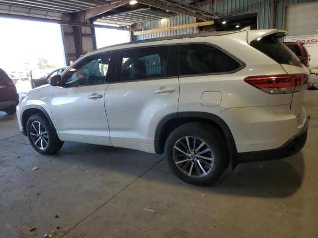 2017 Toyota Highlander SE