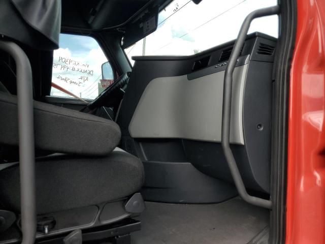 2019 Freightliner Cascadia 126 Semi Truck