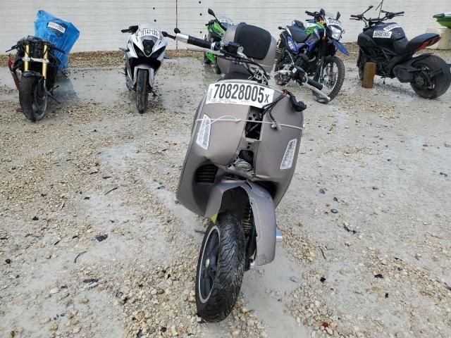 2024 Vespa GTS/SEI Giorni 300