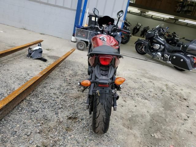 2011 Yamaha FZ6 R
