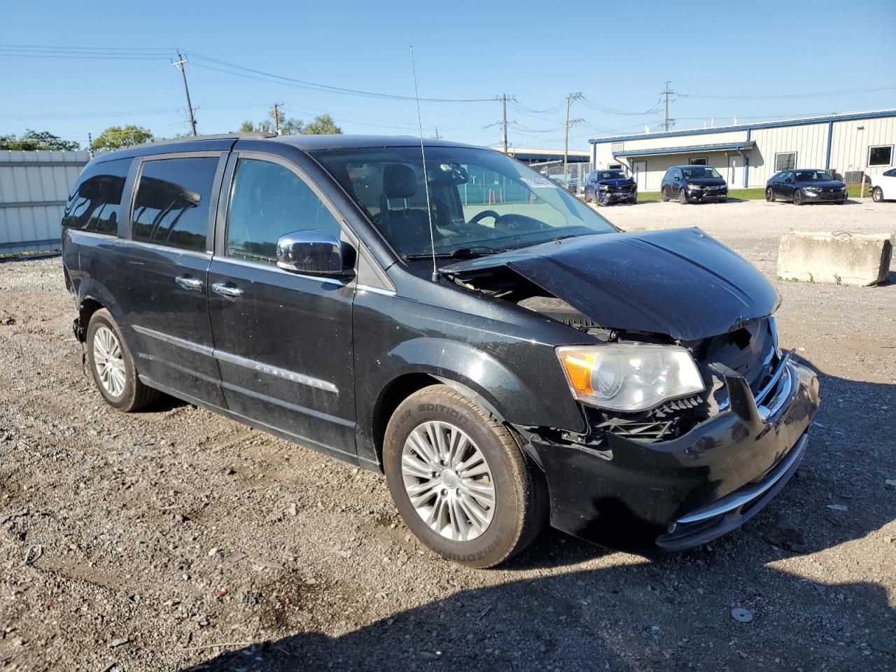 2013 Chrysler Town & Country Touring l
