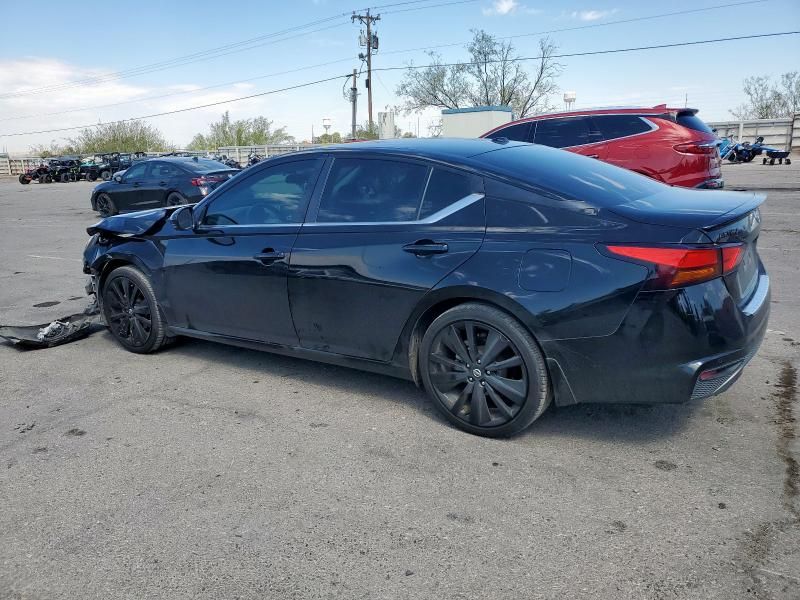 2022 Nissan Altima SR