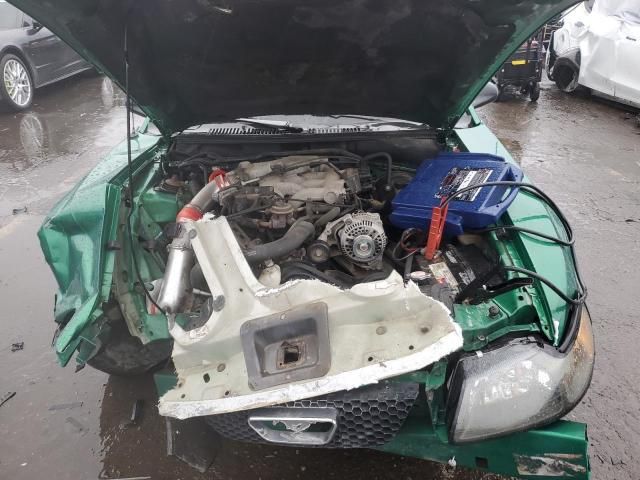 2000 Ford Mustang