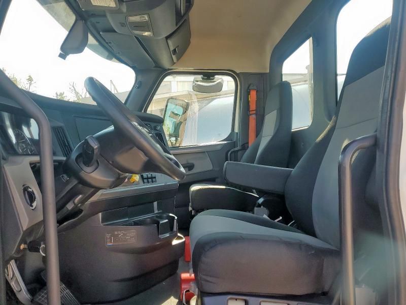 2019 Freightliner Cascadia 116