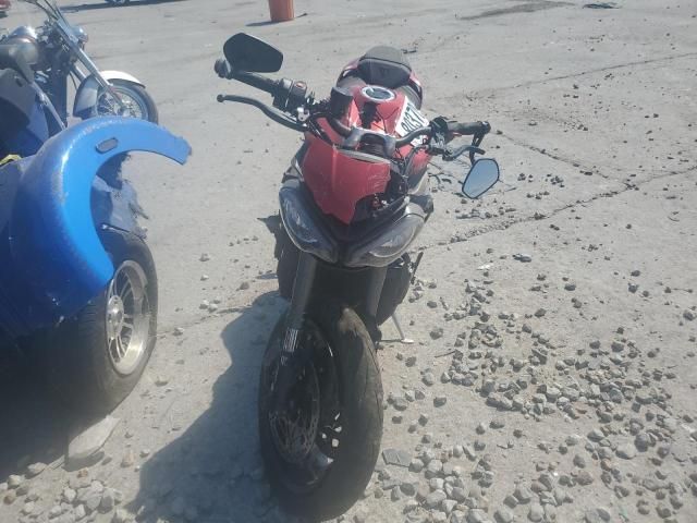 2024 Triumph 2024 Triumph Street Triple