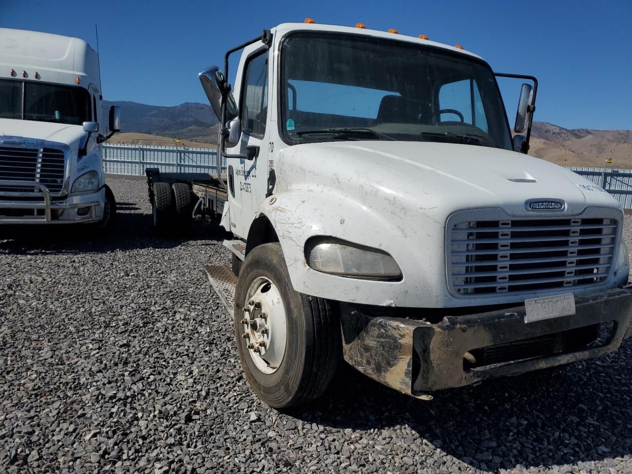 2012 Freightliner Business Class M2 Truck Cab Andchassis