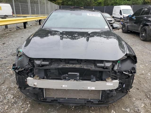 2022 Genesis G70 Base