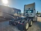 2014 Freightliner Cascadia Semi Truck