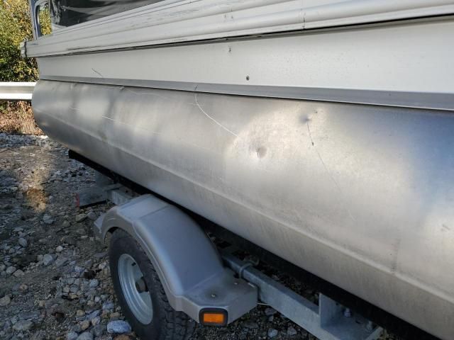 2014 Apex Qwest LS 816-Boat