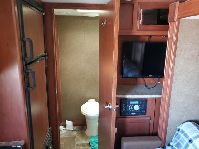2015 Winnebago Travel Trailer