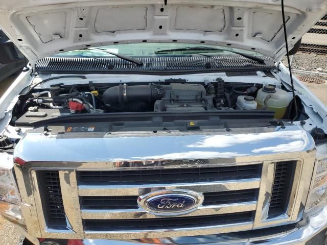 2025 Ford Econoline E350 Super Duty Cutaway Van