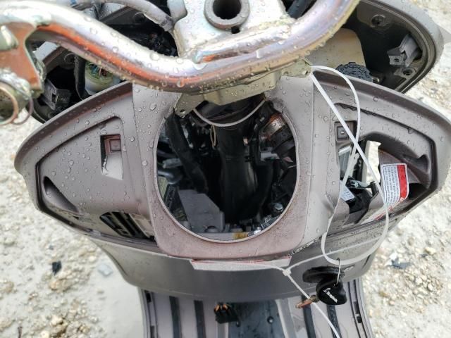 2024 Vespa GTS/SEI Giorni 300