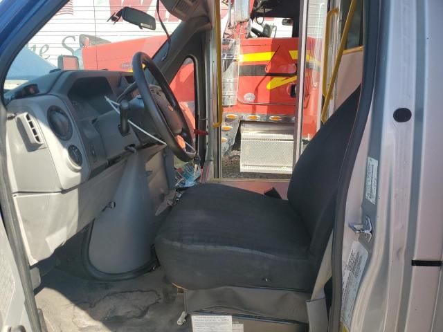 2019 Ford Econoline E350 Super Duty Cutaway Van