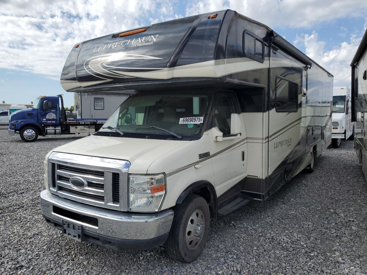 2015 Ford Econoline E450 Super Duty Cutaway Van